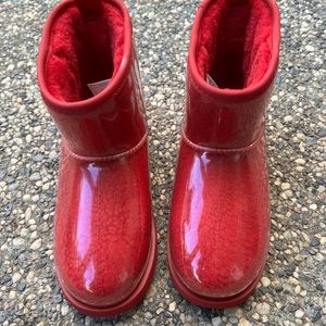 Brand new Ugg boots never worn size 5 and 6.